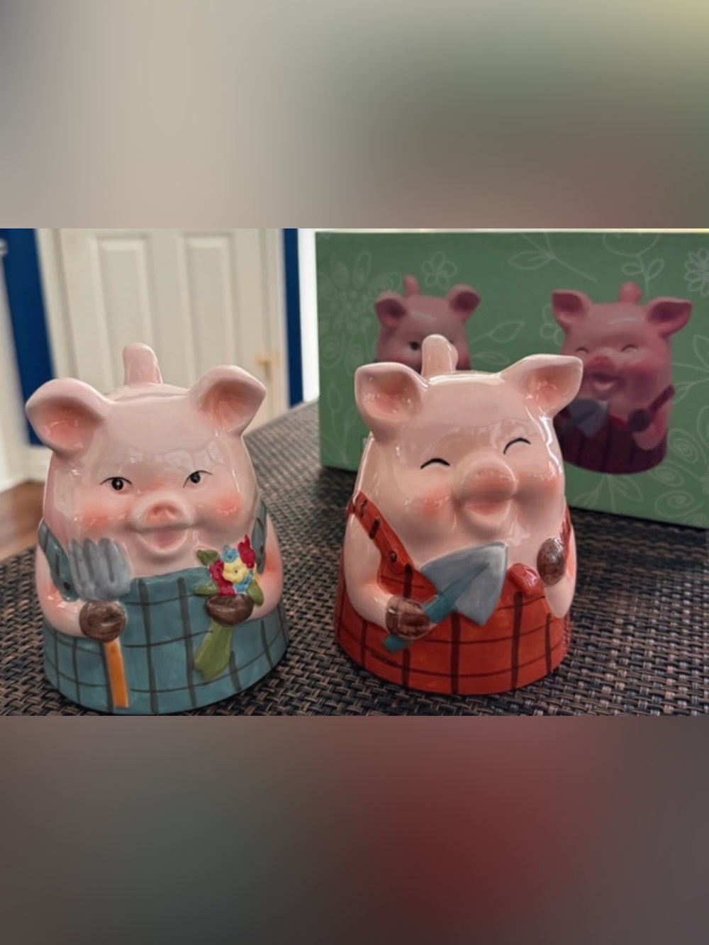 Cute Pink Pigs set of 2 upside down mugs - Garden Theme